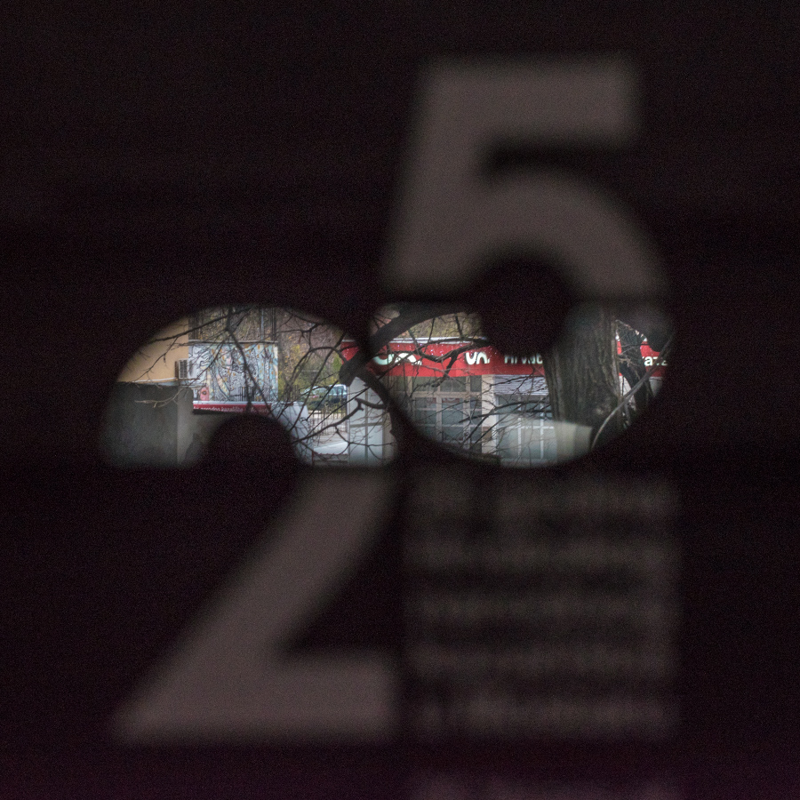 Dizajn monografije i prigodnog logotipa povodom 25. obljetnice Hrvatskog narodnog kazališta u Mostaru